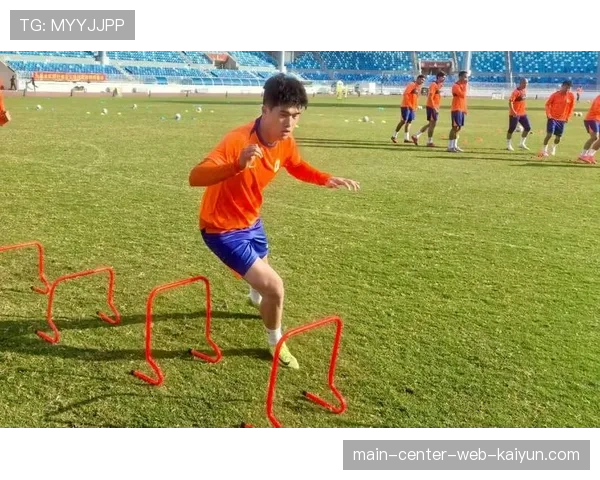 泰山高原客场仅轮换一人，彭啸顶替高准翼首发考验防线年轻化